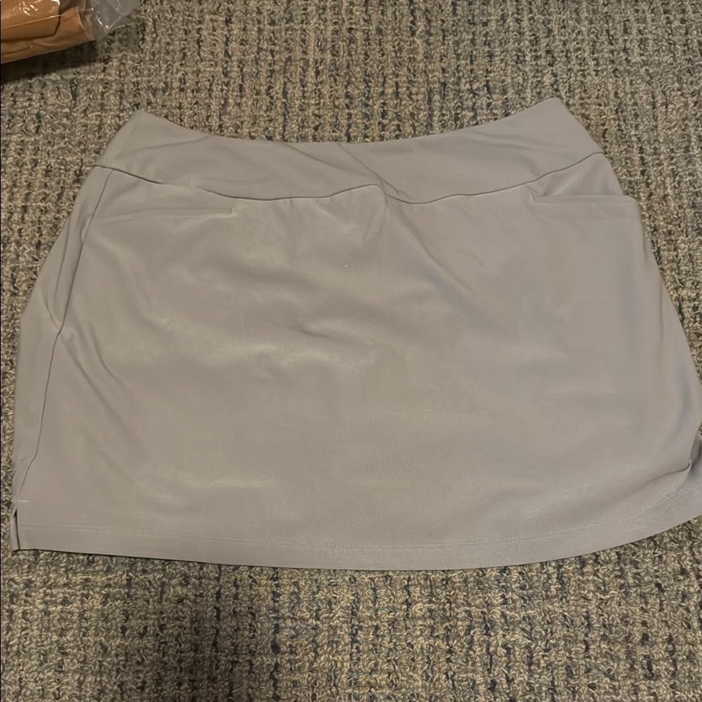 Adidas Gray Women's tennis Skorts (L) (NWOT)